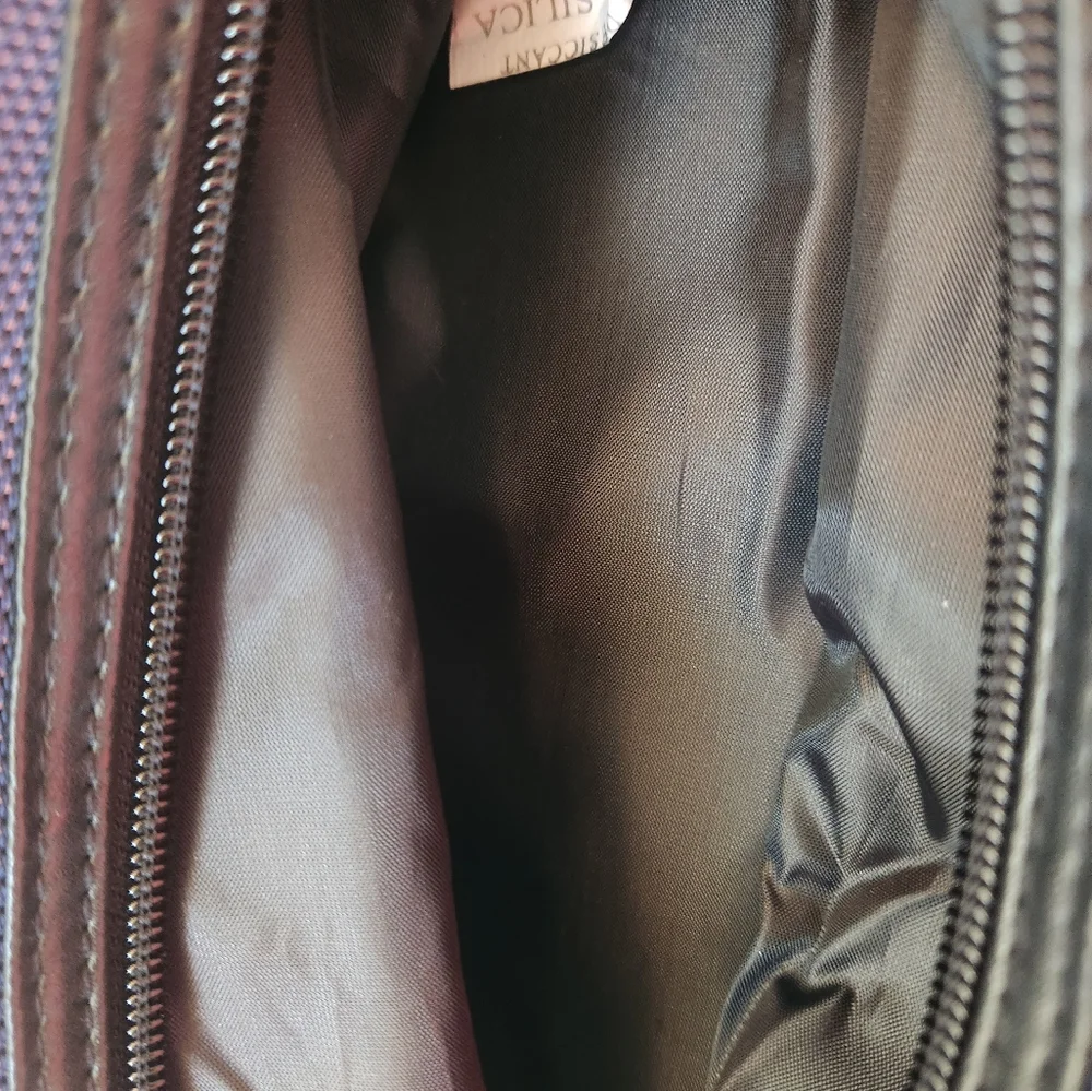 Avon Men's Travel Dopp Kit - Picture 3 of 7